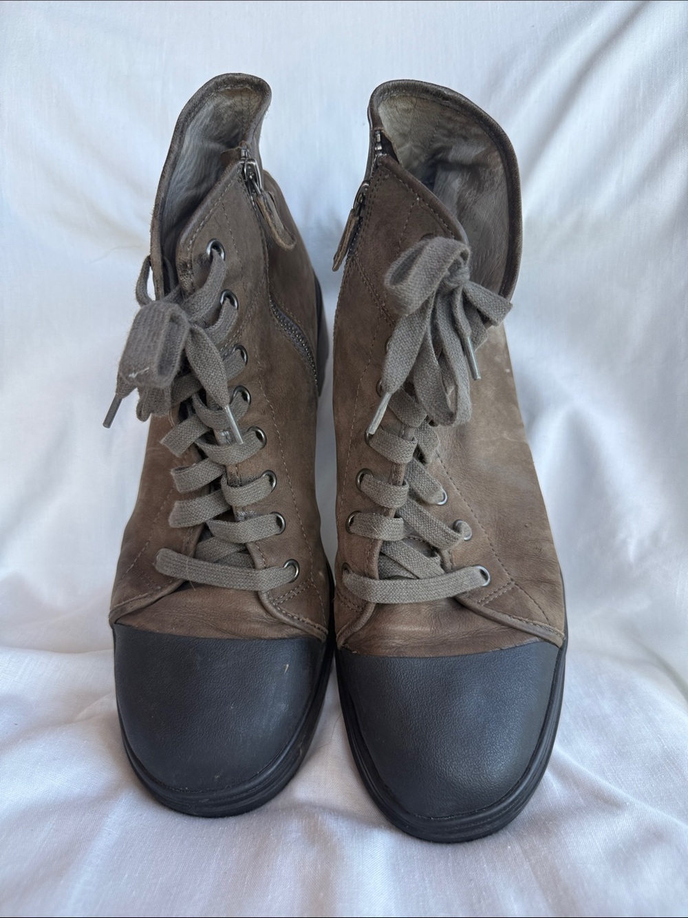 Eileen Fisher Taupe Suede Lace-Up Boots with Black Cap Toe